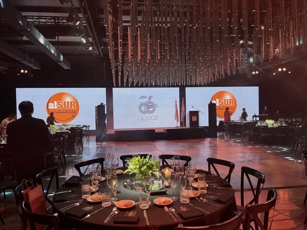 Salón preparado para el Evento Anual APYCE
